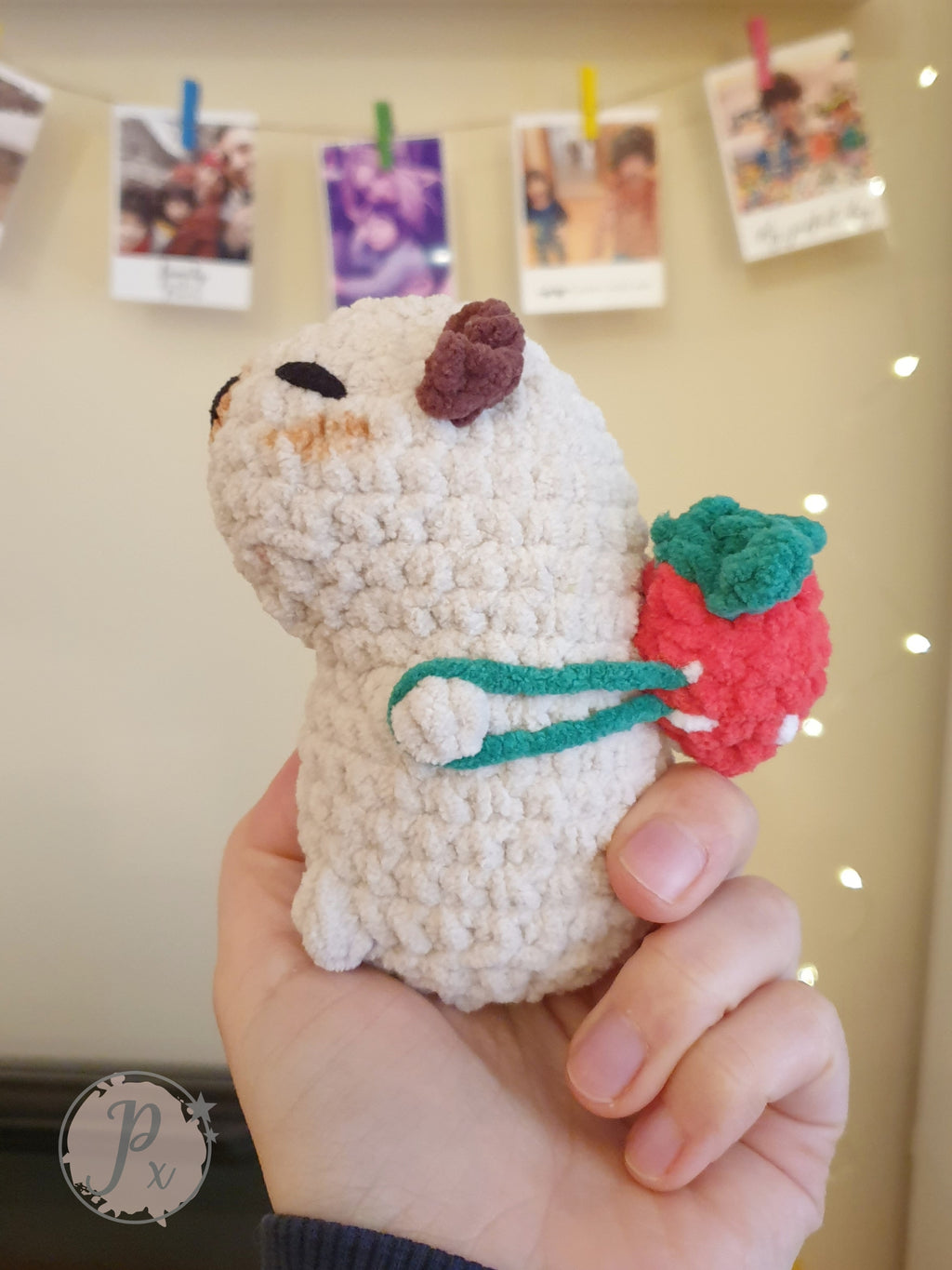 Capibara con mochila