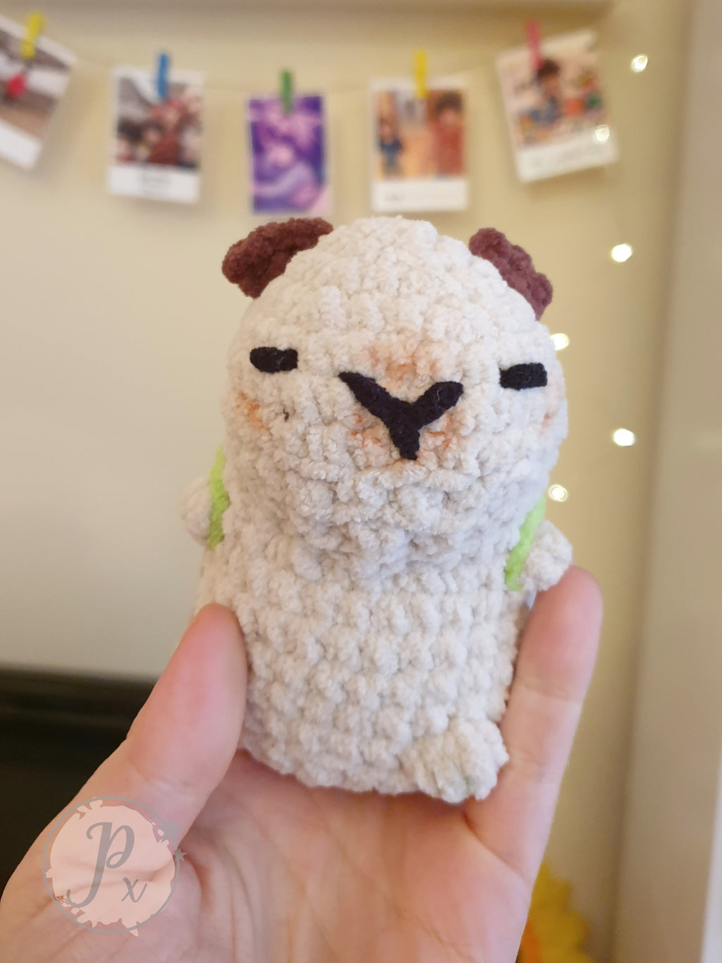 Capibara con mochila