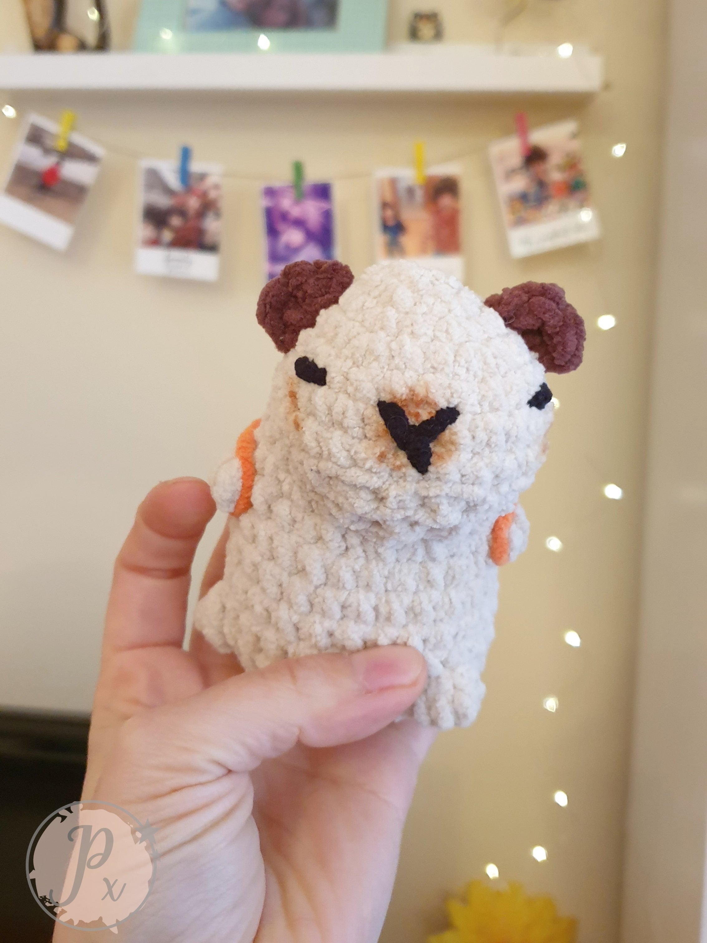 Capibara con mochila