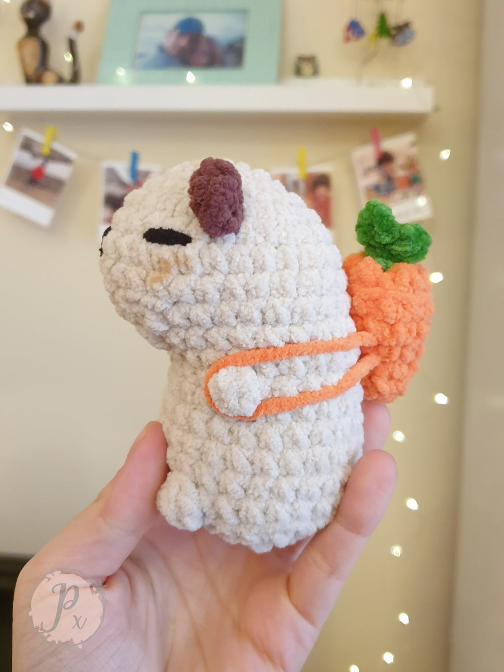 Capibara con mochila